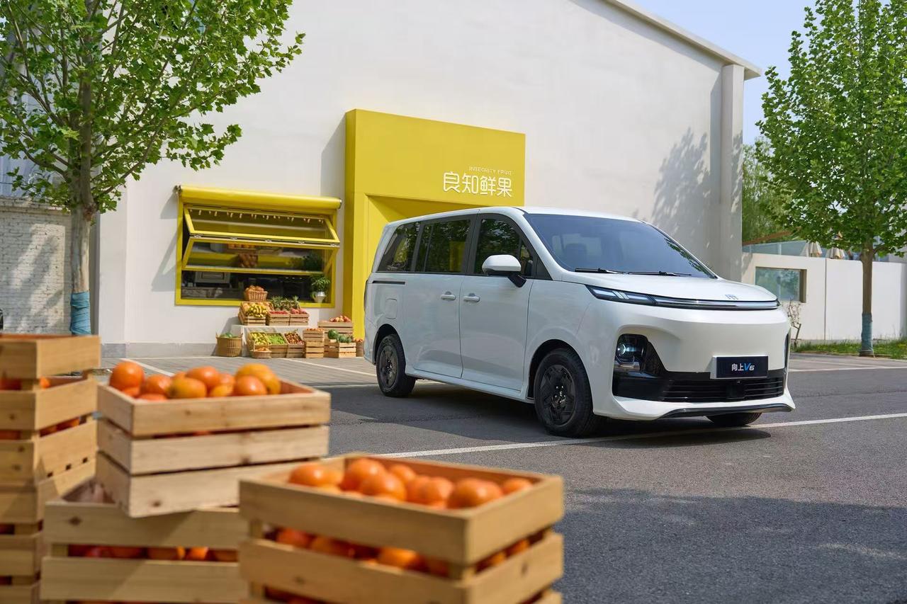【售价6.98万起，鑫源向上V6正式上市】6月30日，鑫源汽车旗下全新车型向上V