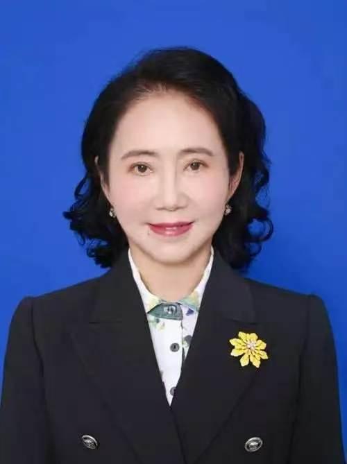9月2日业绩说明会上，董事长周晓萍再次道歉，说正在整改。但一被问到“到底为什么裁