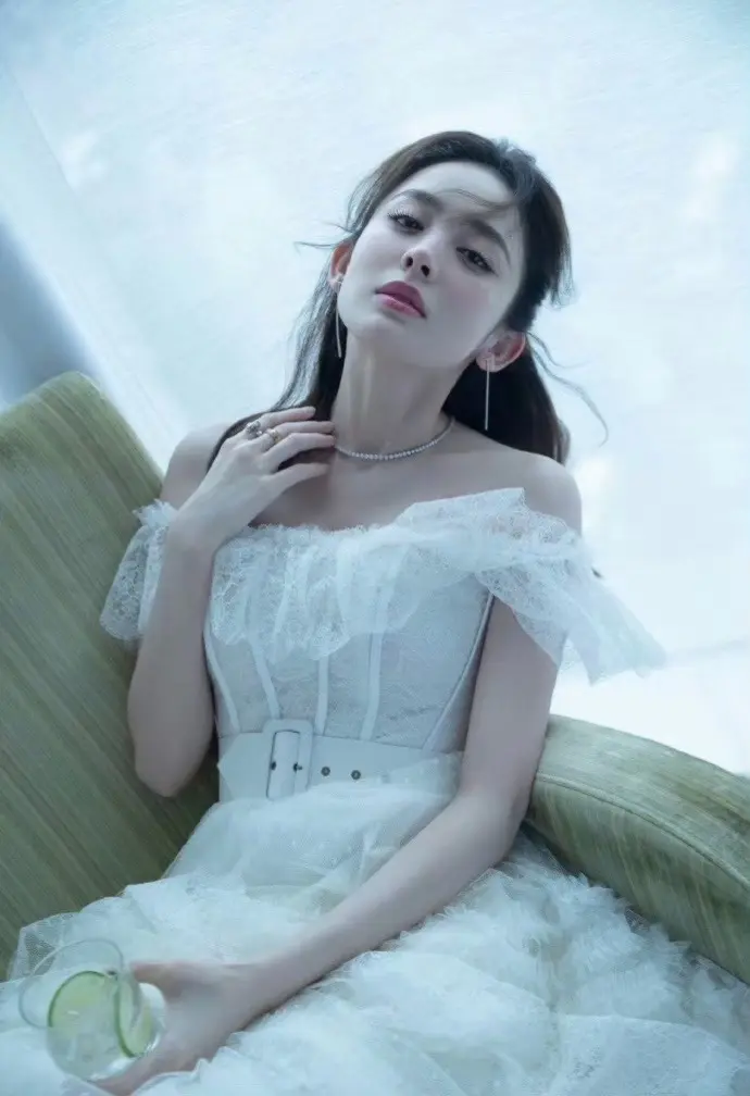 娜扎。