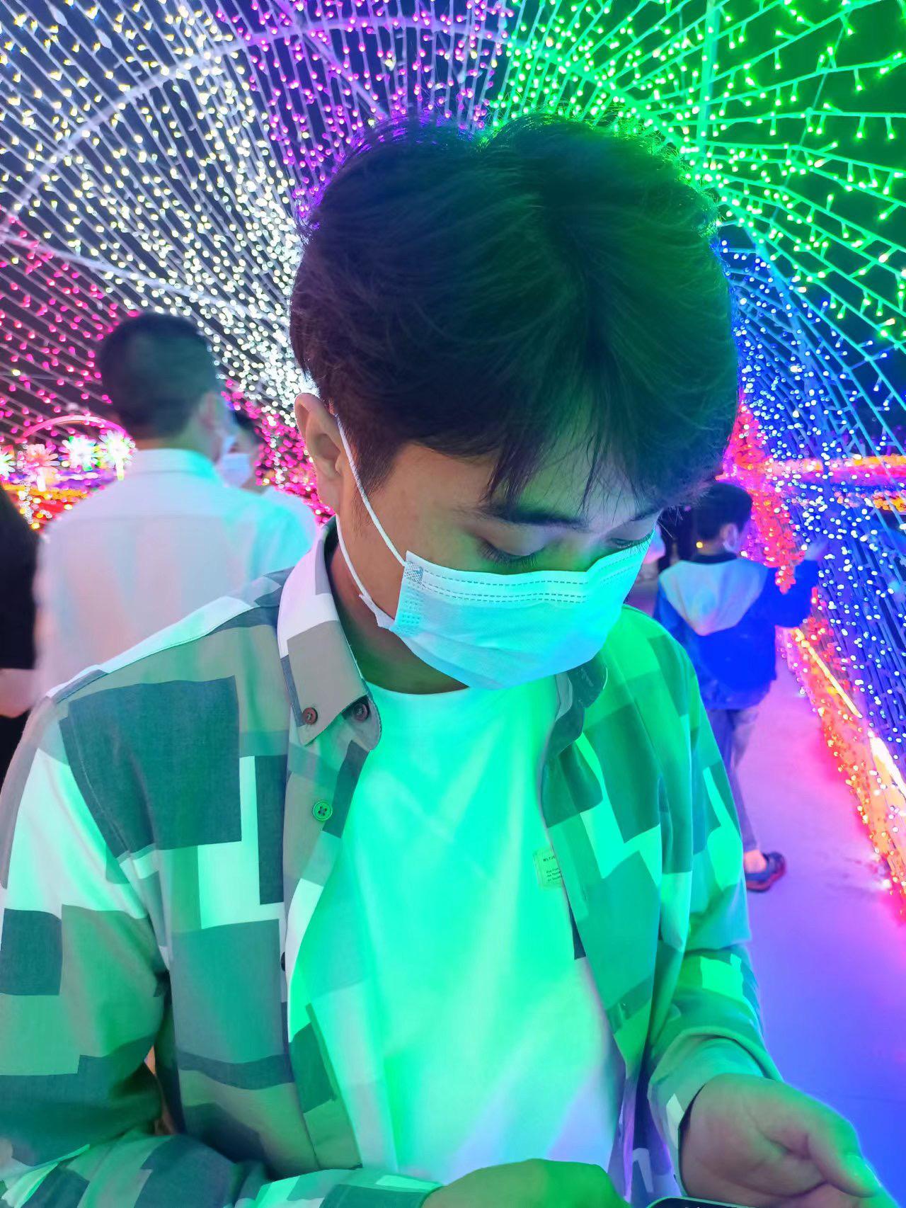 希望下次我遇到的人，是会解决问题的人，是偏爱和疼爱，而不是权衡利弊的人