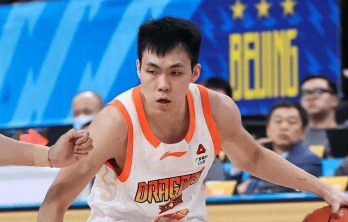 庞峥麟值得一次国家集训队名单的机会，带贾尔斯助攻蒋浩然这个球太有大将风范了。江苏