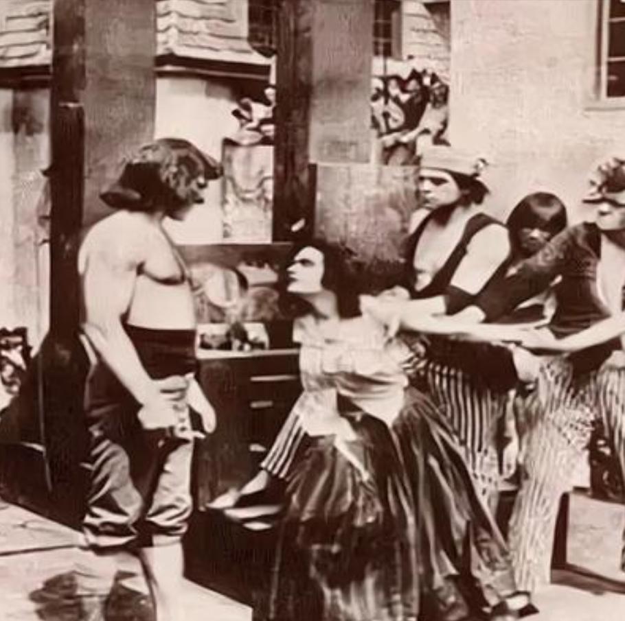 1638年的法国昂热，一位18岁的美丽少女被判处绞刑，行刑前一刻，刽子手被少女的