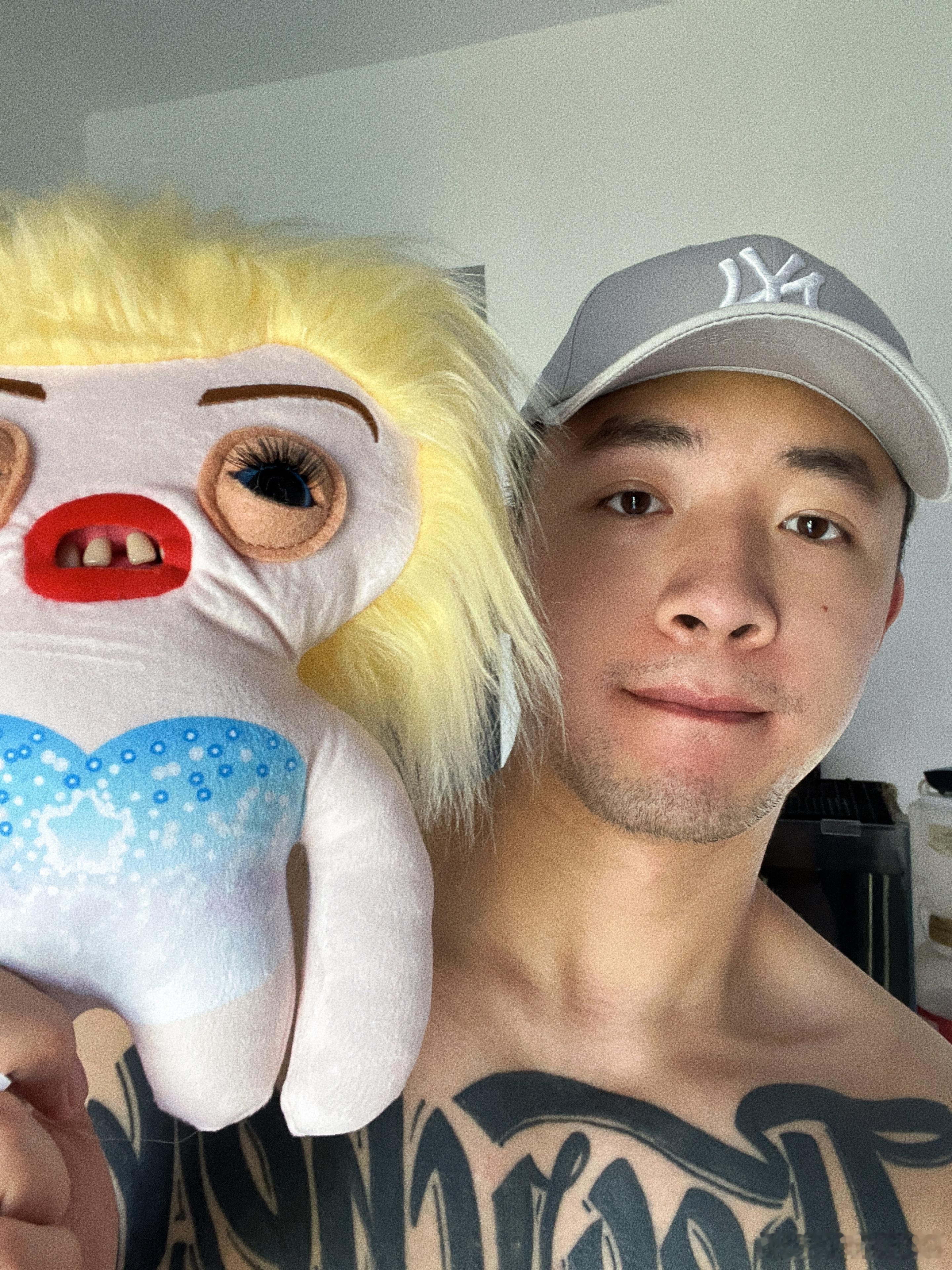 泰勒斯威夫特我们喜欢你🫡🫡🫡谢谢梦远哥送的世女一啊啊啊啊啊喜欢(✪▽✪)