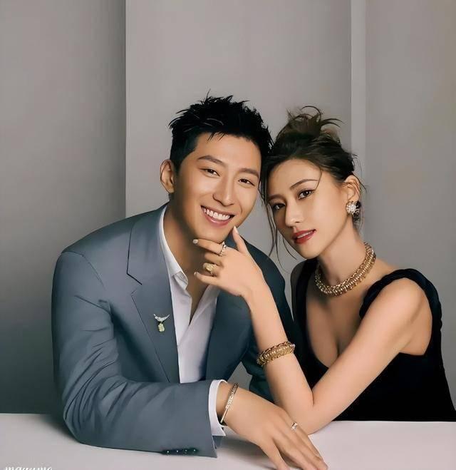 当被问到怎么会认定窦骁时，何超莲说：“他来中国香港追我的时候，就没有一个人会那么