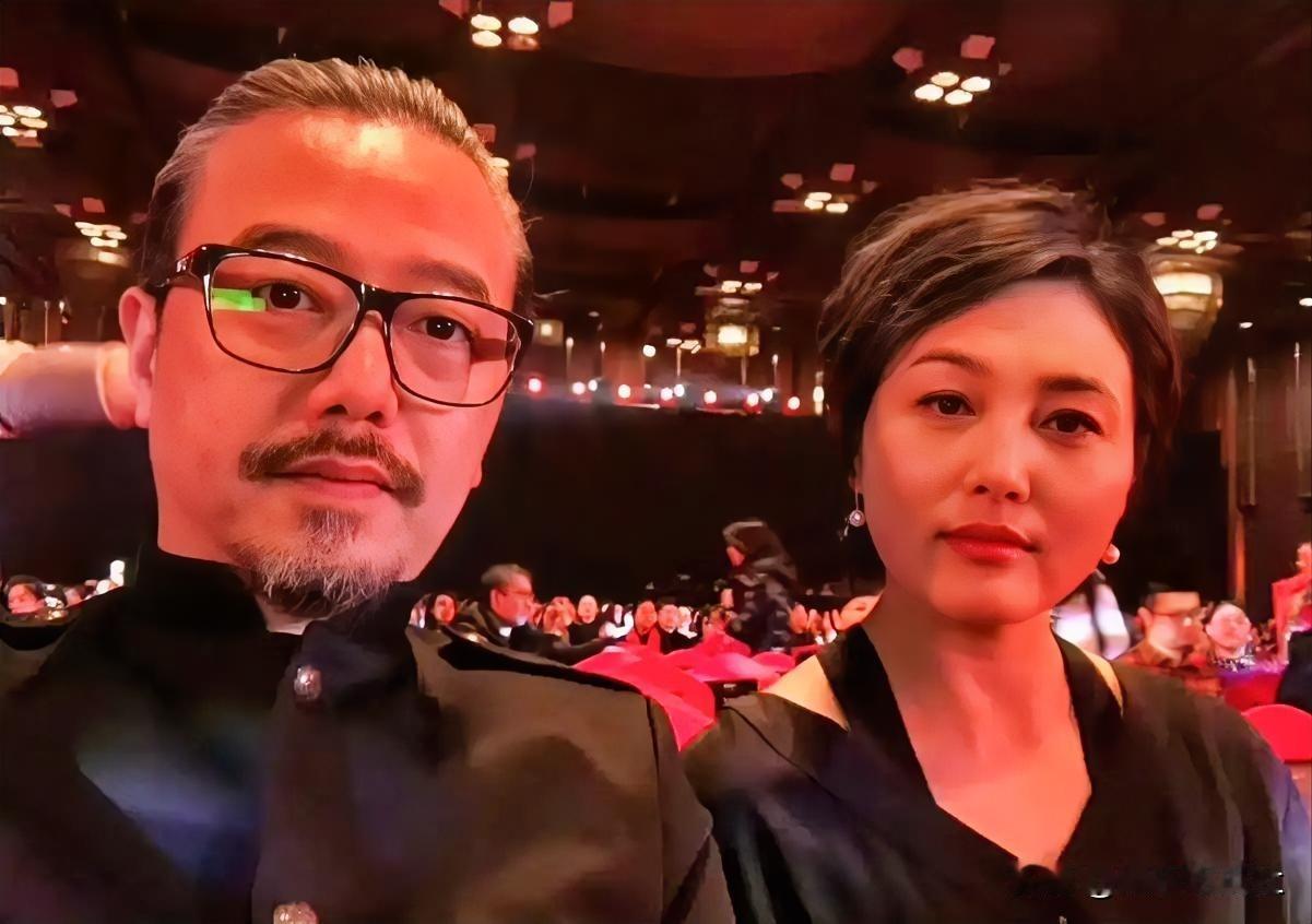 港媒爆张延和张锦程离婚，原来2024年就已办完手续。这两人1996年相识，200