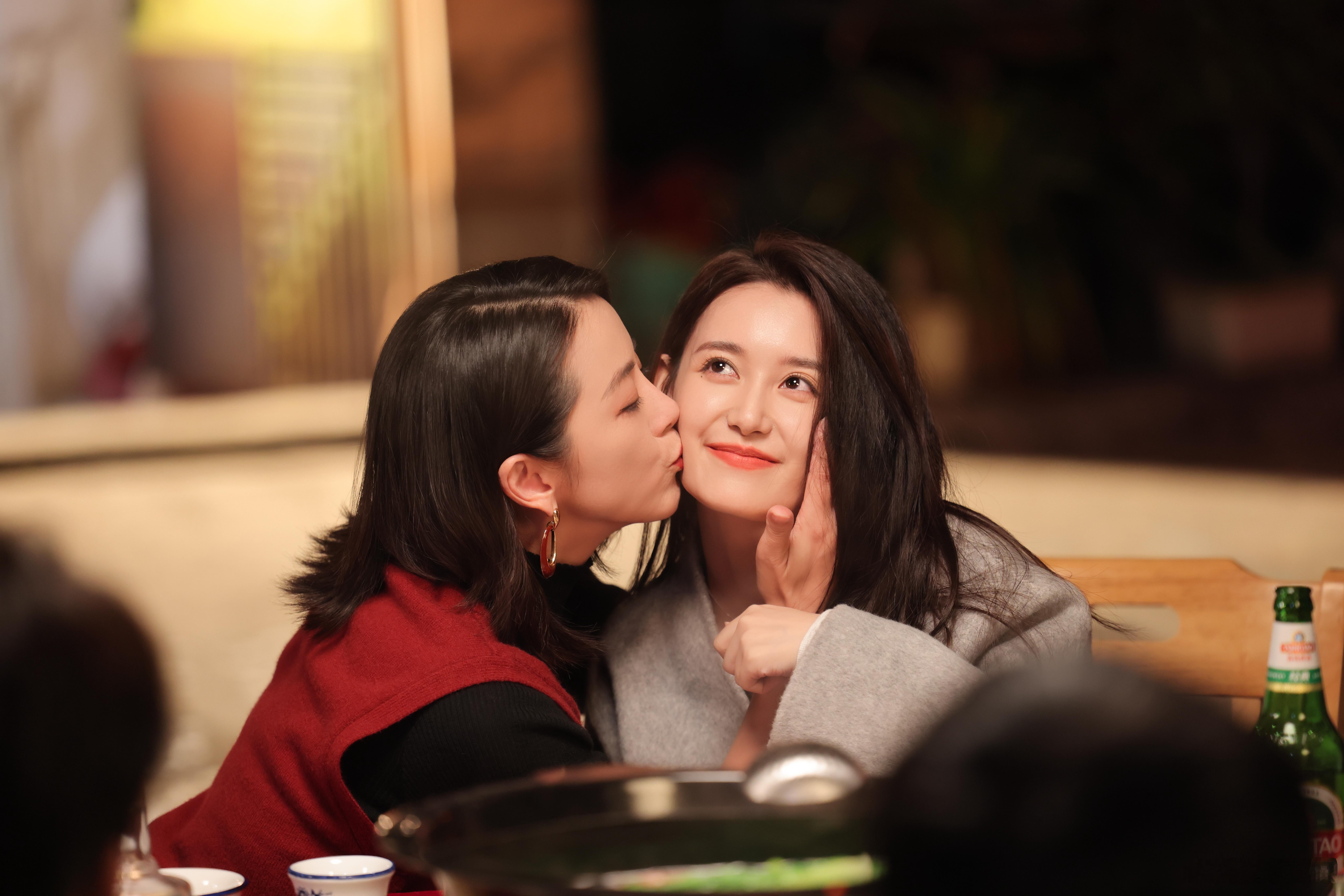 哭着从黄小蕾蒋依依母女戏走出来依然的喜事黄小蕾蒋依依的对手戏直击人心，强势隐忍的