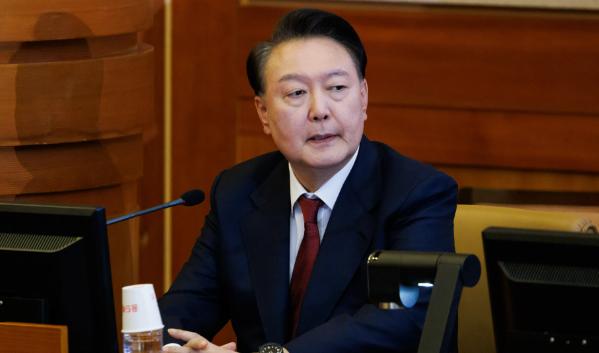 万万没想到啊！尹锡悦即便被逮捕了依然态度强硬。

7月15日，多家韩国媒体曝出猛