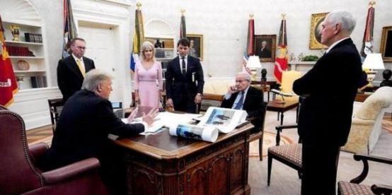 中国必须抓住时机，在特朗普执政期内解决台湾问题，因为特朗普是一个商人出身，他没有