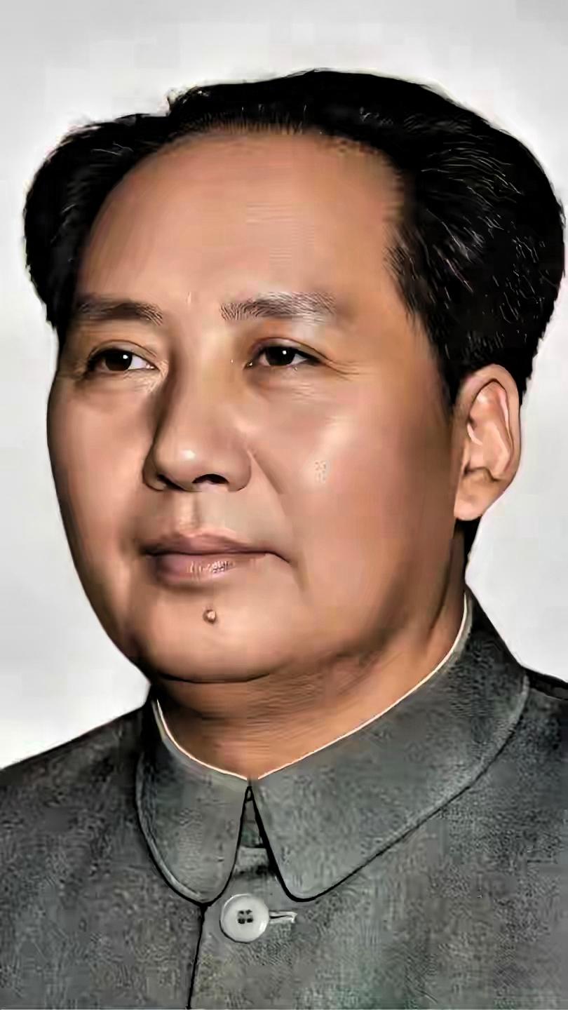 毛主席留给中华民族的遗产，早已刻进民族血脉，跨越时空依然熠熠生辉！
 
从思想上