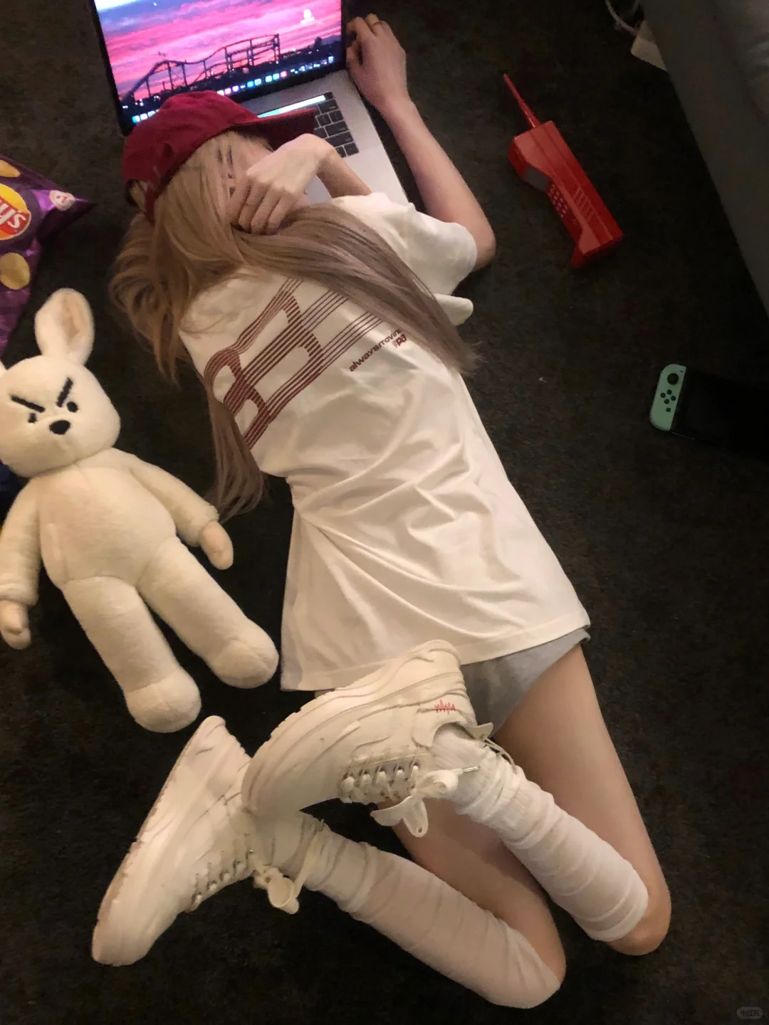 🐰🎮🌧️