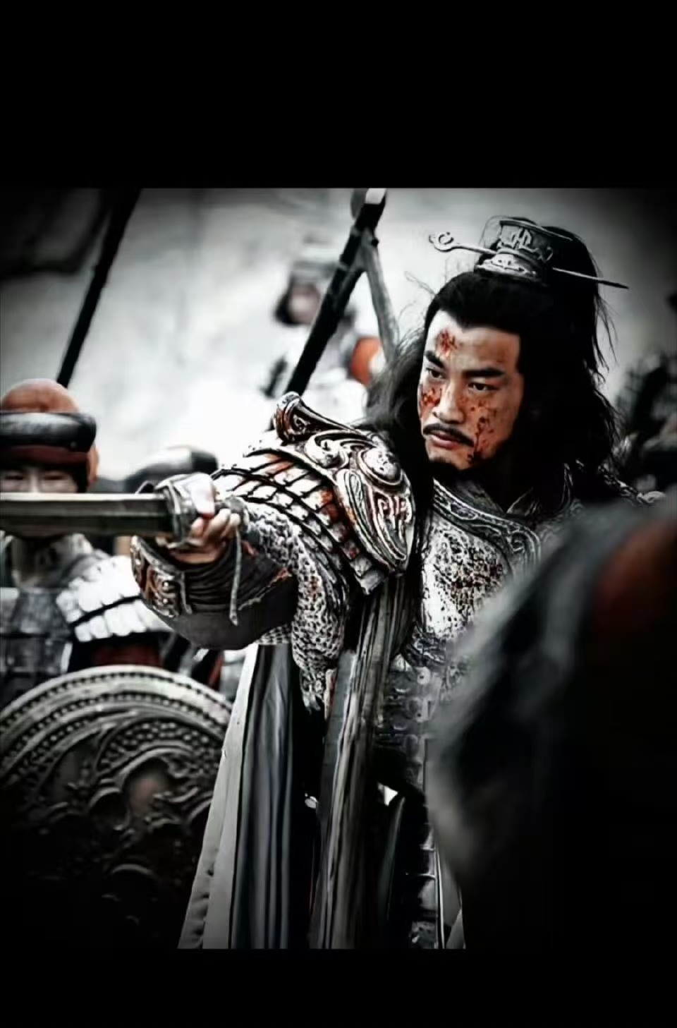 极氪回应网友建议何润东代言网友的眼光真的很到位！何润东兼具硬汉气场与儒雅气质，既