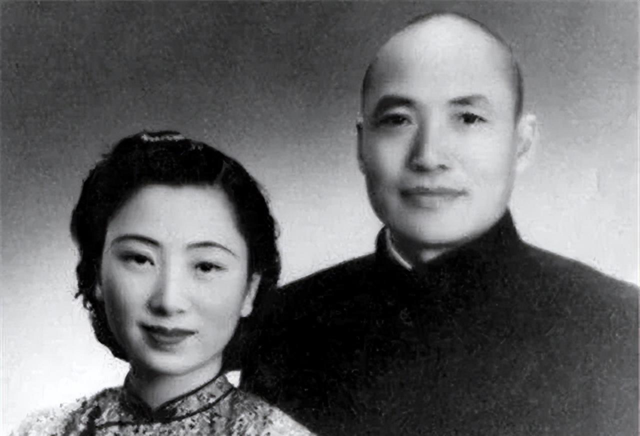 这天，蔡文娜跟杨森提出离婚，杨森一脸和气答应。当天夜里，蔡文娜使尽浑身解数，把杨