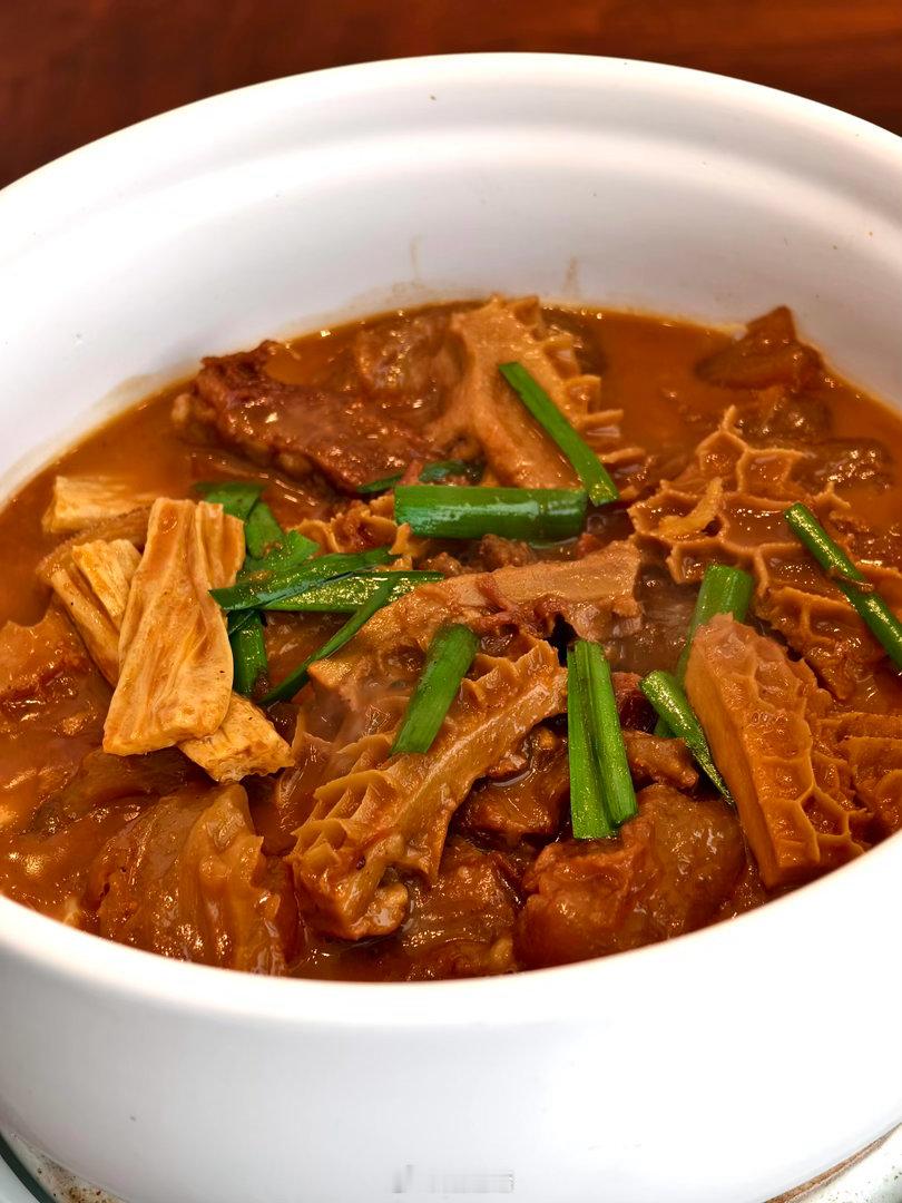 今天中午变身吃瓜群众，冬瓜、苦瓜、蒲瓜，口口好滋味，夏天的瓜果就是丰盛 焦糖肥叉