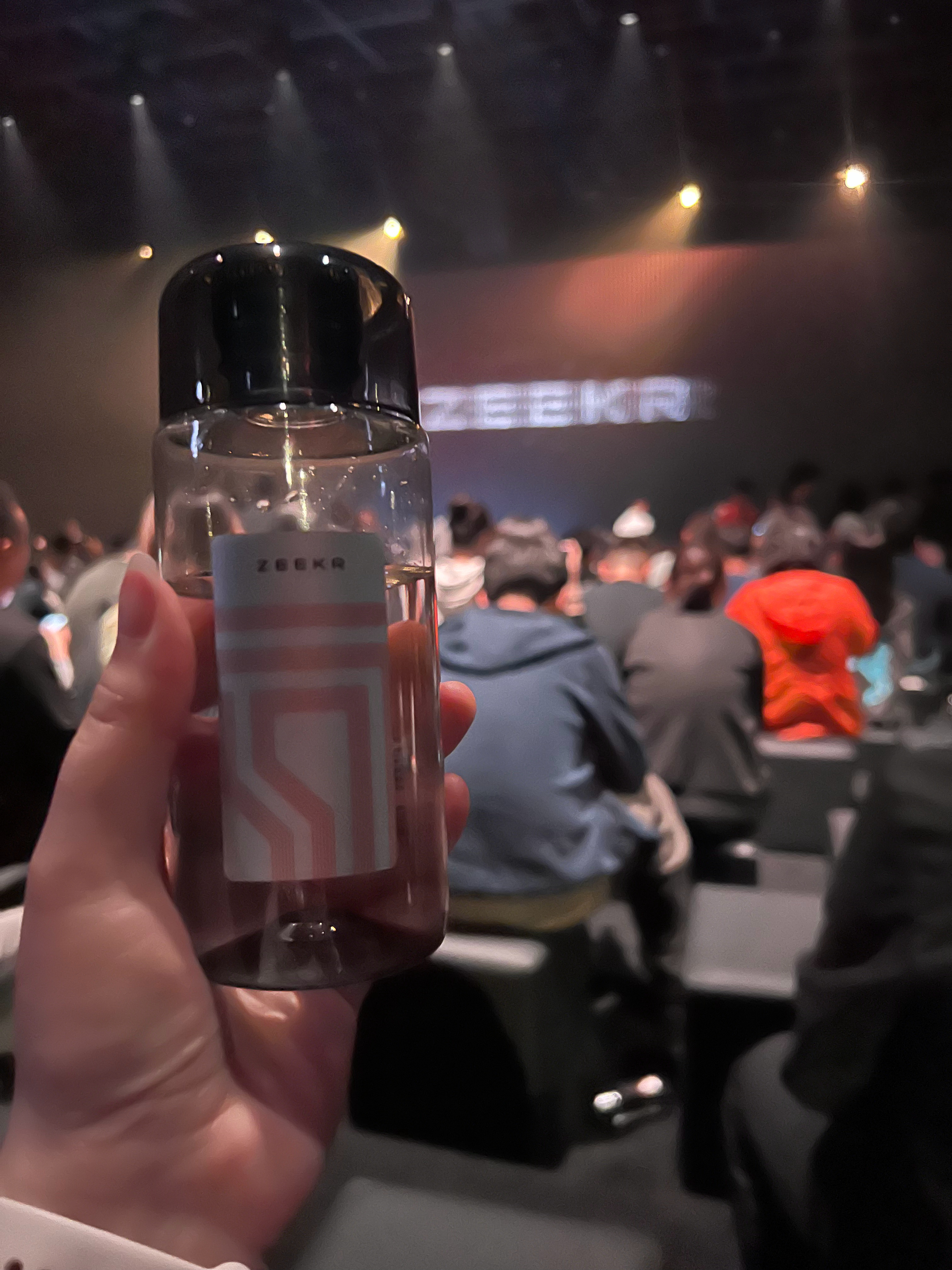 极氪8 的规格依旧如此之高，期待一下 宁波