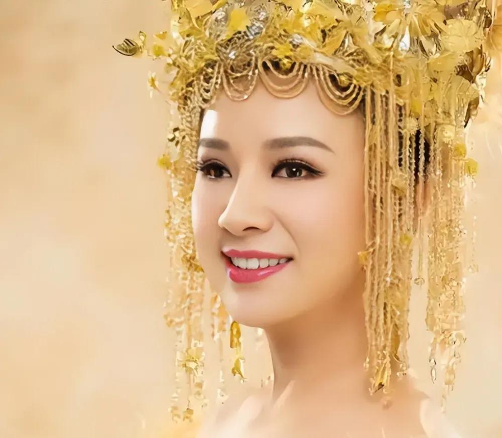 9年前，盲人女歌手刘赛icon不顾反对，把自己嫁给这个一贫如洗的农村小伙。愿意倒