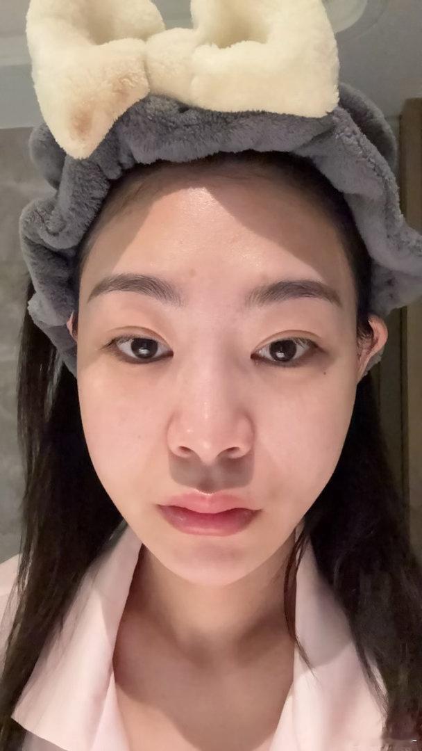 半夜吃螺蛳粉第二天我就长这样 这谁？ ​​​
