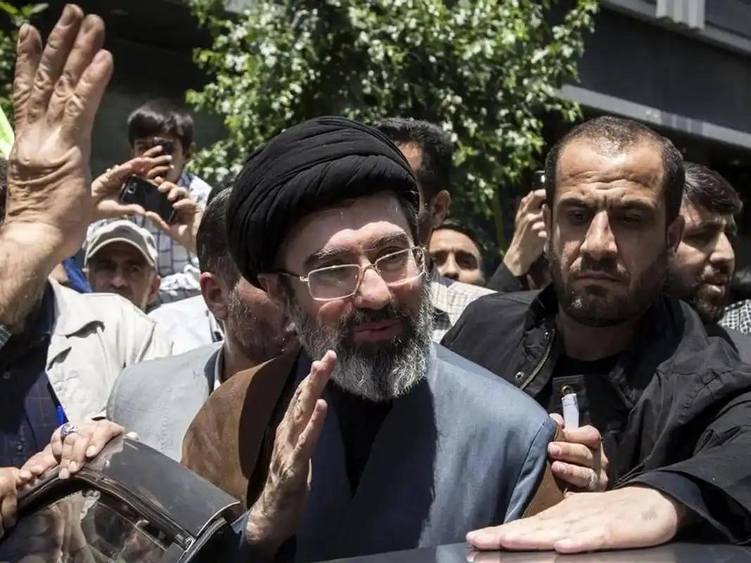 中东大反转！美以这回真是踢到铁板了。他们以为把伊朗新领袖穆杰塔巴炸成重伤、全家灭