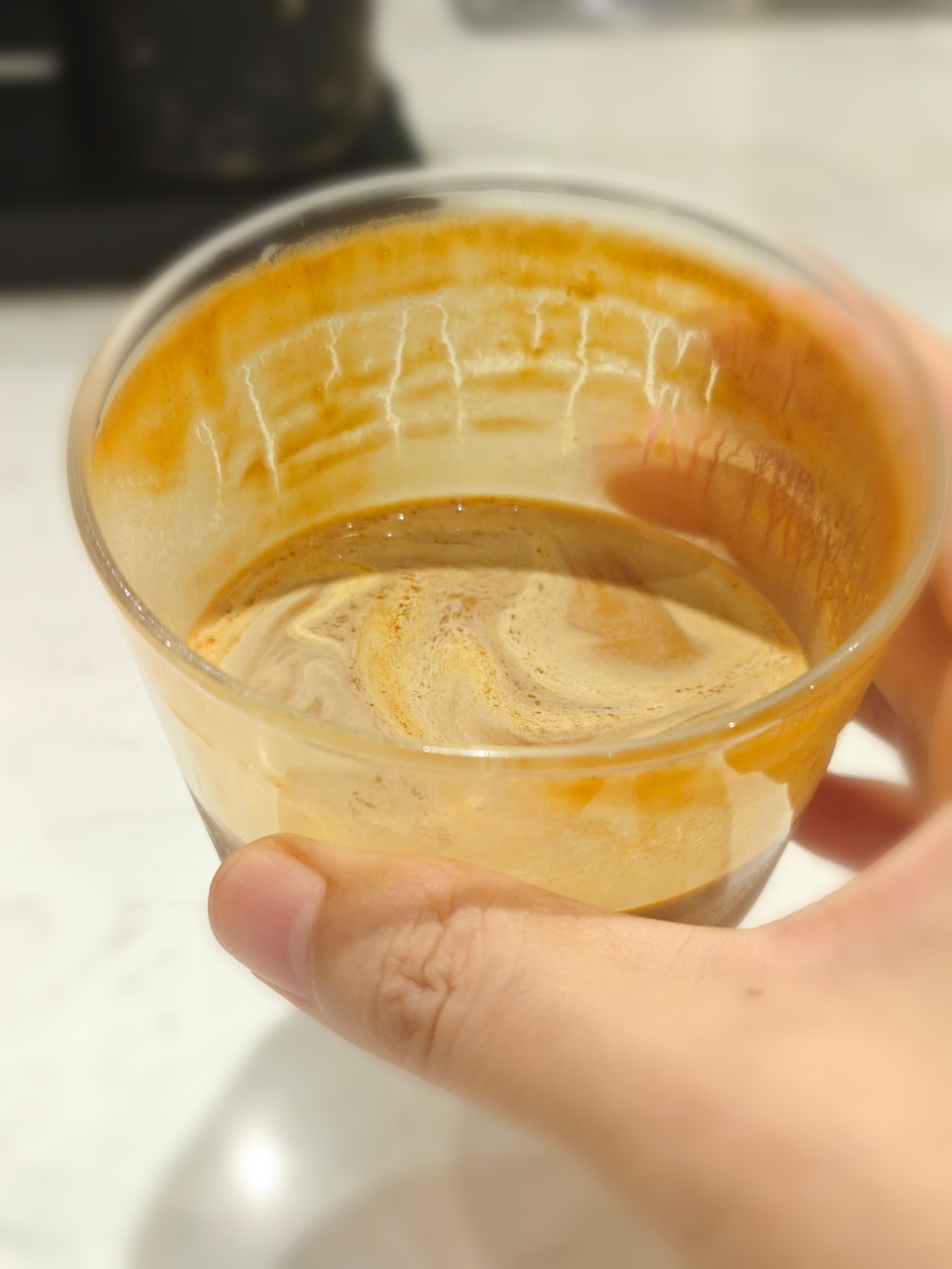 以前总觉得人生得有点“大动静”才算没白活，要出人头地，要完美无缺。最近慢慢觉得，