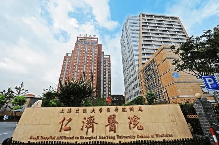 一线城市的医院对老人友好吗？
医院基本上都是自助，手机上先预约，按照时间到医院后