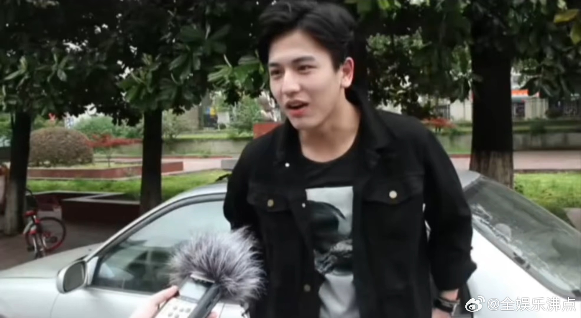 谁敢相信这是九年前的张凌赫好像李敏镐啊！ 