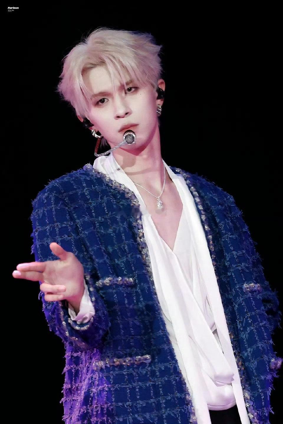 何浩楠新歌热血当歌情绪层层递进，歌声越来越有力量，何浩楠把《热血当歌》的内核诠释