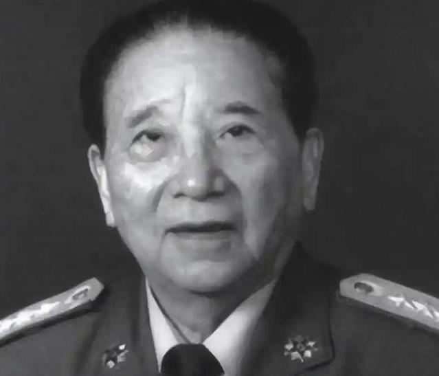 九一三后，中央同时解放175名将军，周总理为何只单独接见秦基伟。1973年，中央