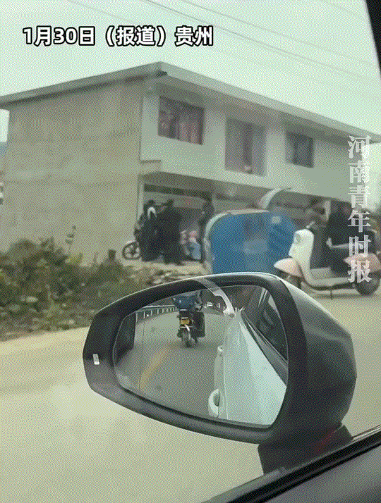 贵州，一男子得知前女友大婚，婚礼当天，男子特意驾车从前女友家经过，不料男子开车刚