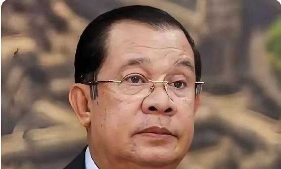 看到柬埔寨在拆中文招牌，第一反应不是愤怒，反倒是有点不解。这步棋确实走得让人看不