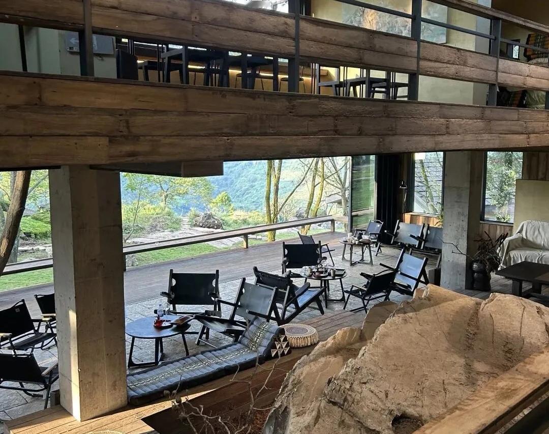 【个人一定从属于一定阶层，没有游离于阶层之外的个人】
        个人一定从