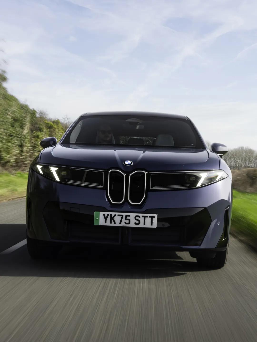 最近，宝马推出了首款基于新世代架构的量产电动SUV——BMW iX3 50 xD