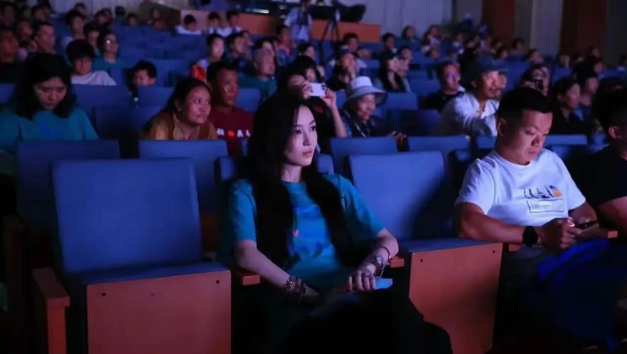 李亚鹏和王菲当年做对了！

19年前，当王菲生下女儿李嫣，发现李嫣嘴唇腭裂，惊愕
