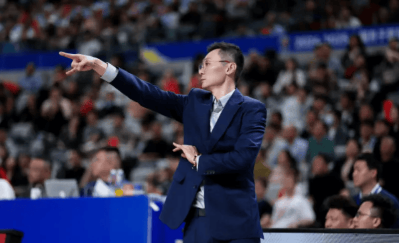 刘炜：感谢所有工作人员&球员&球迷在我执教期间给予的支持