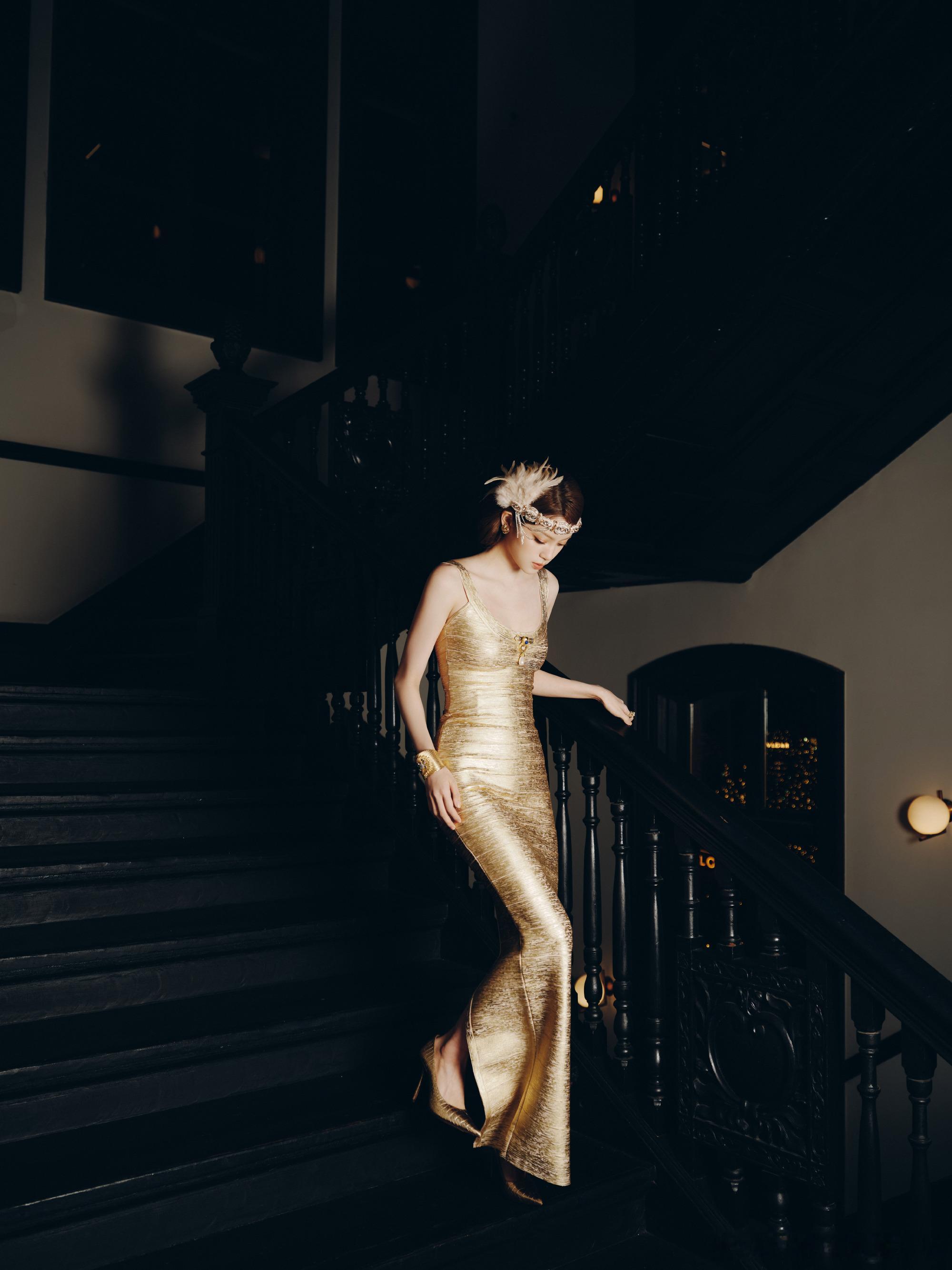 欧阳娜娜妆造真的没有瓶颈期 复古与时尚的完美融合！妆容带着复古韵味，造型却不失现