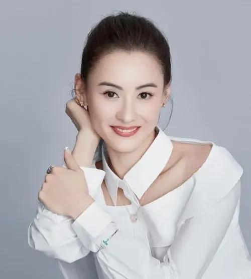 张柏芝和王菲谁更胜一筹？
谢霆锋为什宁愿和大自己11年离过两次婚的王菲在一起，也