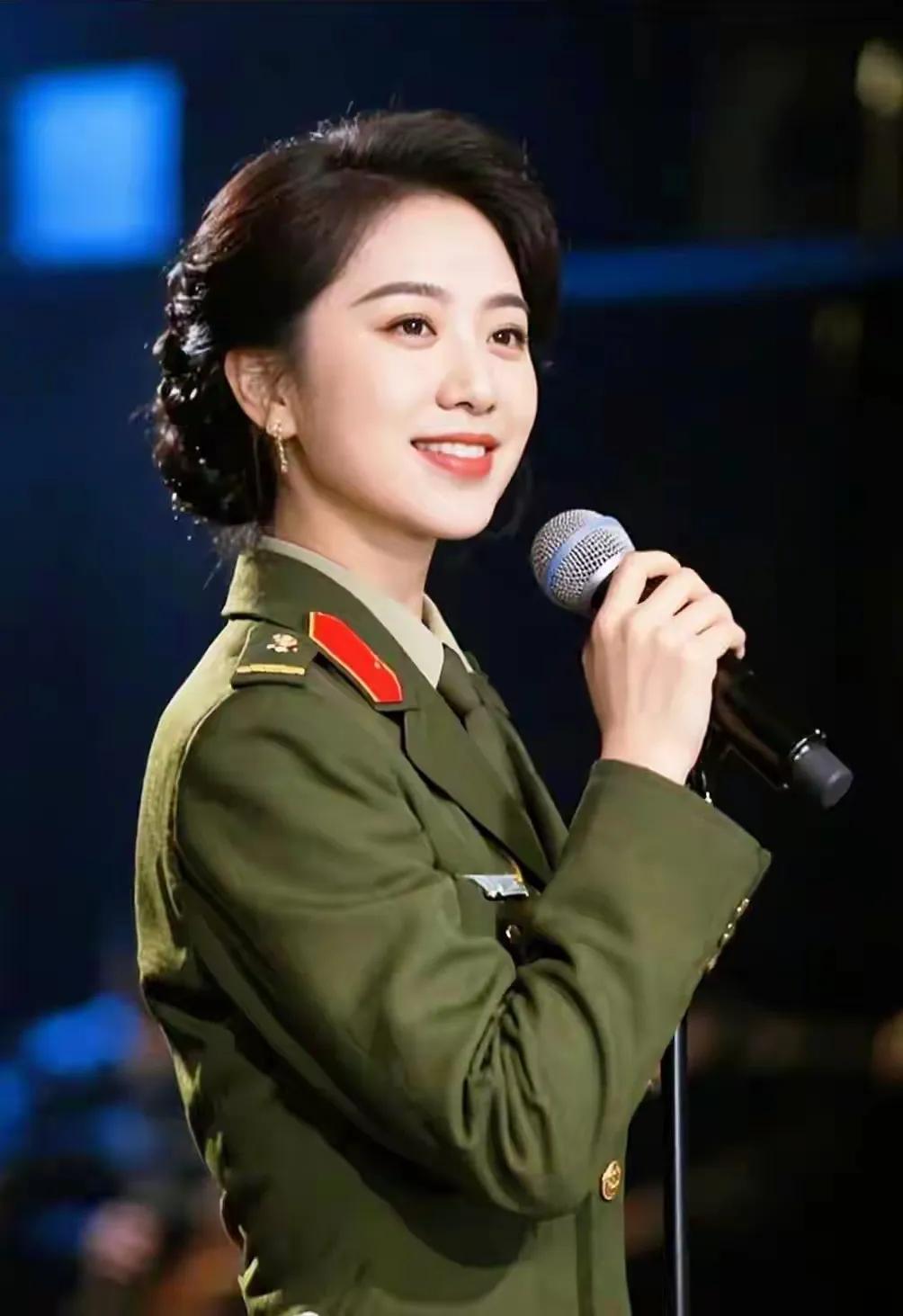 老铁们，这身服装是不是很眼熟啊。那么，你能猜到这是什么服装吗。首先要声明一下，这