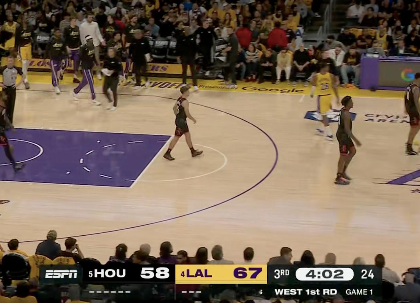 火箭暂停！ 湖人67-58领先湖人要控制下失误咯火箭vs湖人