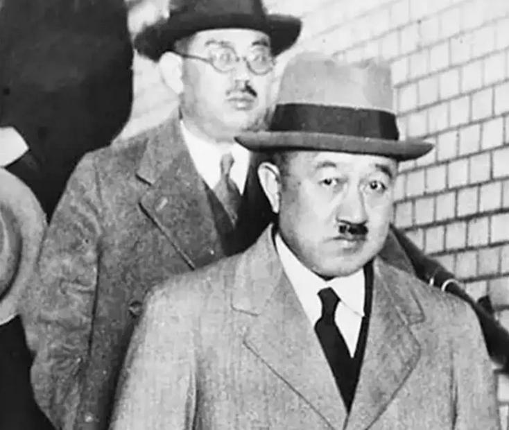 1942年，辛树声被捕后，不忍爷爷受苦，承认了自己的共产党身份，并交出了一份地下