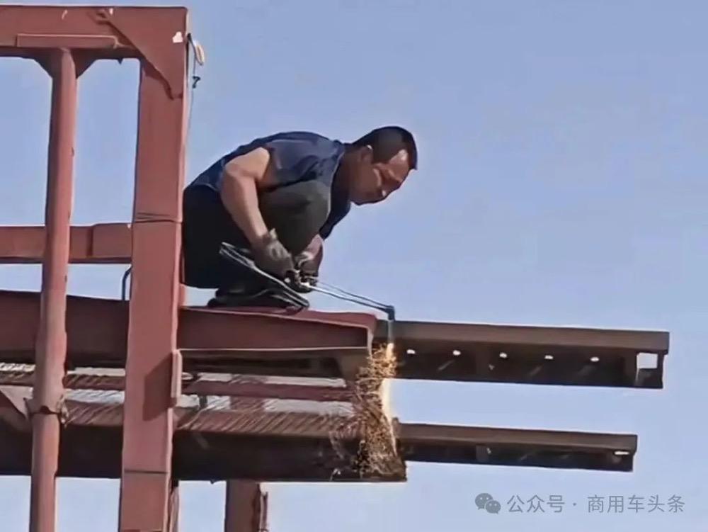 高压严打全面排查，张掖公安交警继续切割罚！

近日张掖交警在执行日常勤务的过程中