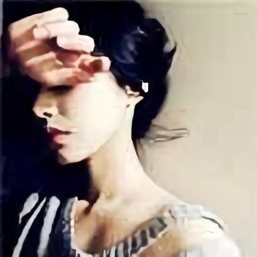 捕捉光影的温柔瞬间，细腻的笔触勾勒出宁静的氛围。温柔的光影中 秋日温柔光影 心灵