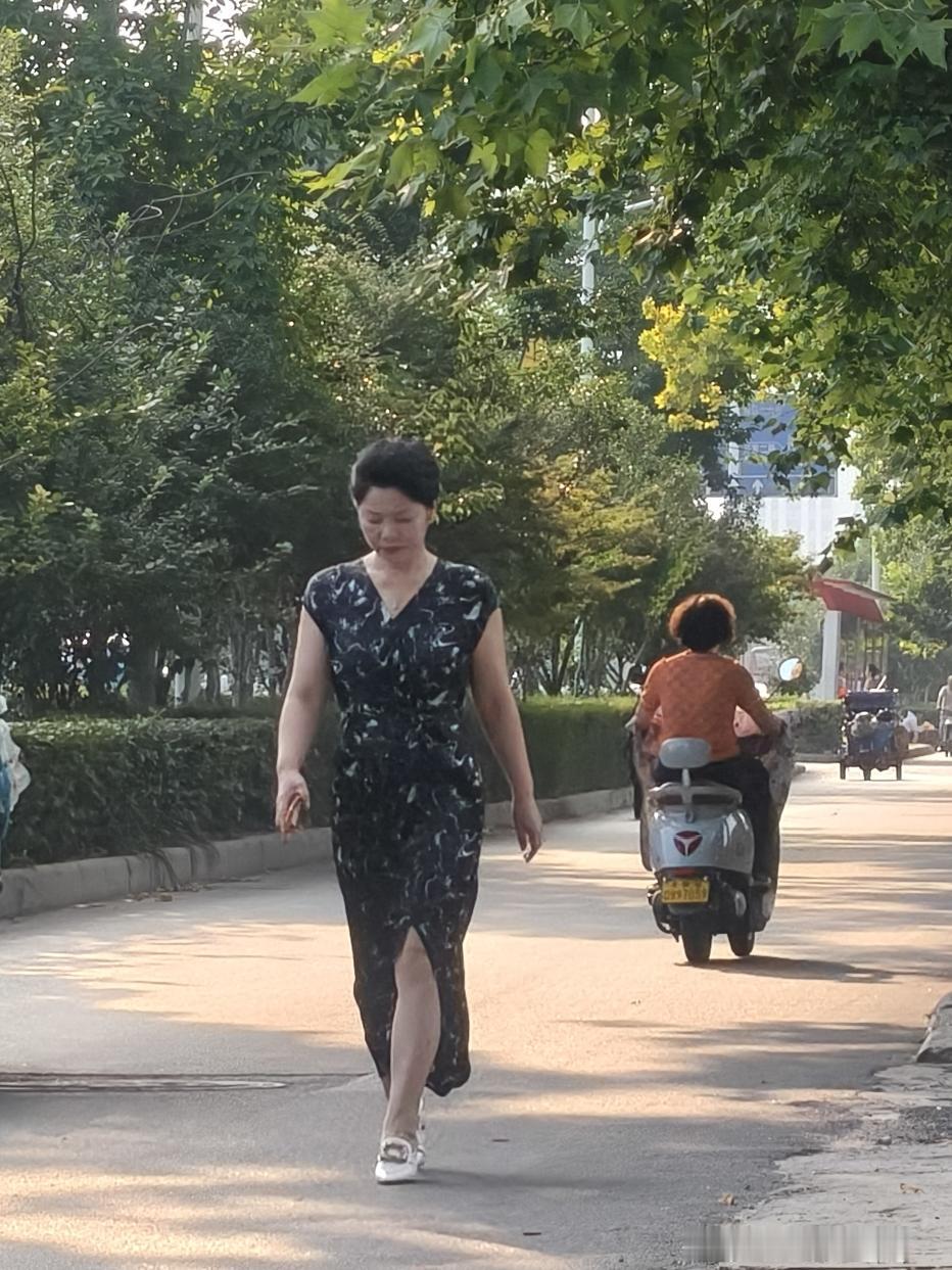 出身平凡，

那就靠自己发光！

人这一辈子，
该拼的时候就不能躺平。

咱不是