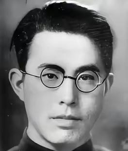 1942年，地下党郑文道求死未果被日军囚于医院。护士换药时总多给一张纱布，他猛然