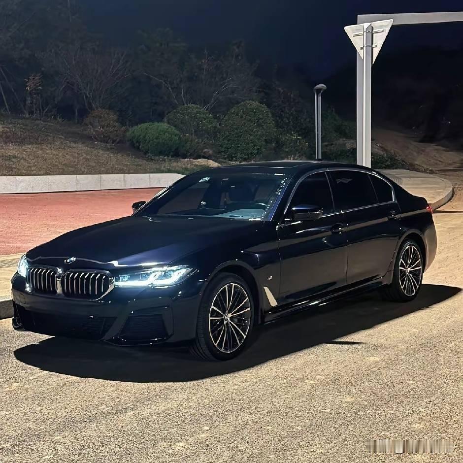 就这车估计很多人买不起，抖音人均法拉利，天天飘了，宝马五系都看不上了[捂脸][捂