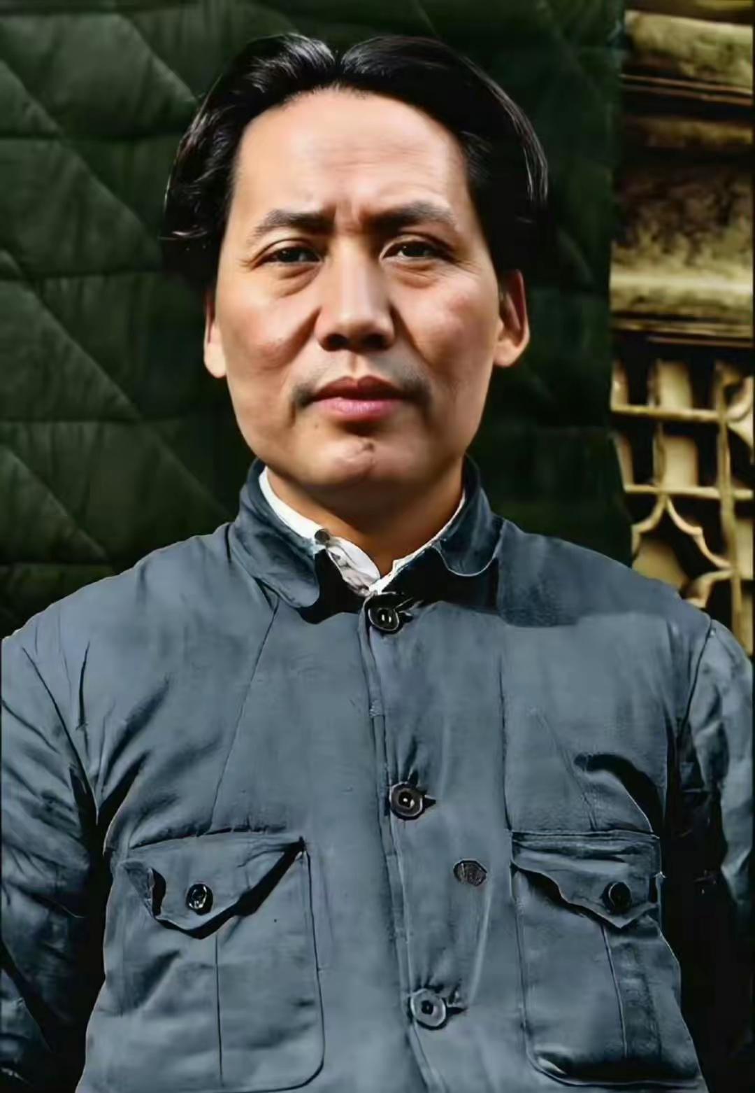 毛主席在《实践论》里说过一句话，把改变这件事说透了：
“改变不是从思想开始的，是