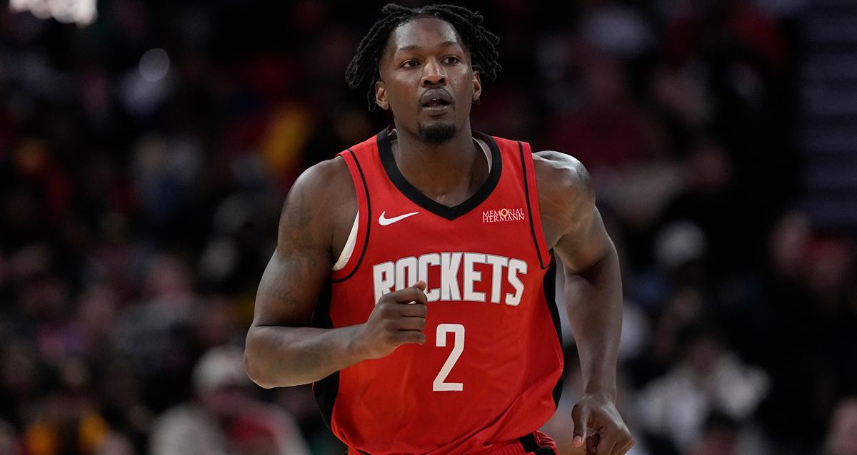 夏洛特黄蜂队从休斯顿火箭队交易得到多里安·芬尼-史密斯以及三个次轮选秀权——分别