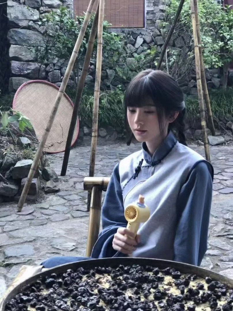 jjy鞠婧祎千香 jjy鞠婧祎姜黎非 听一万遍小胡同你能不能带我走出困住我的小胡