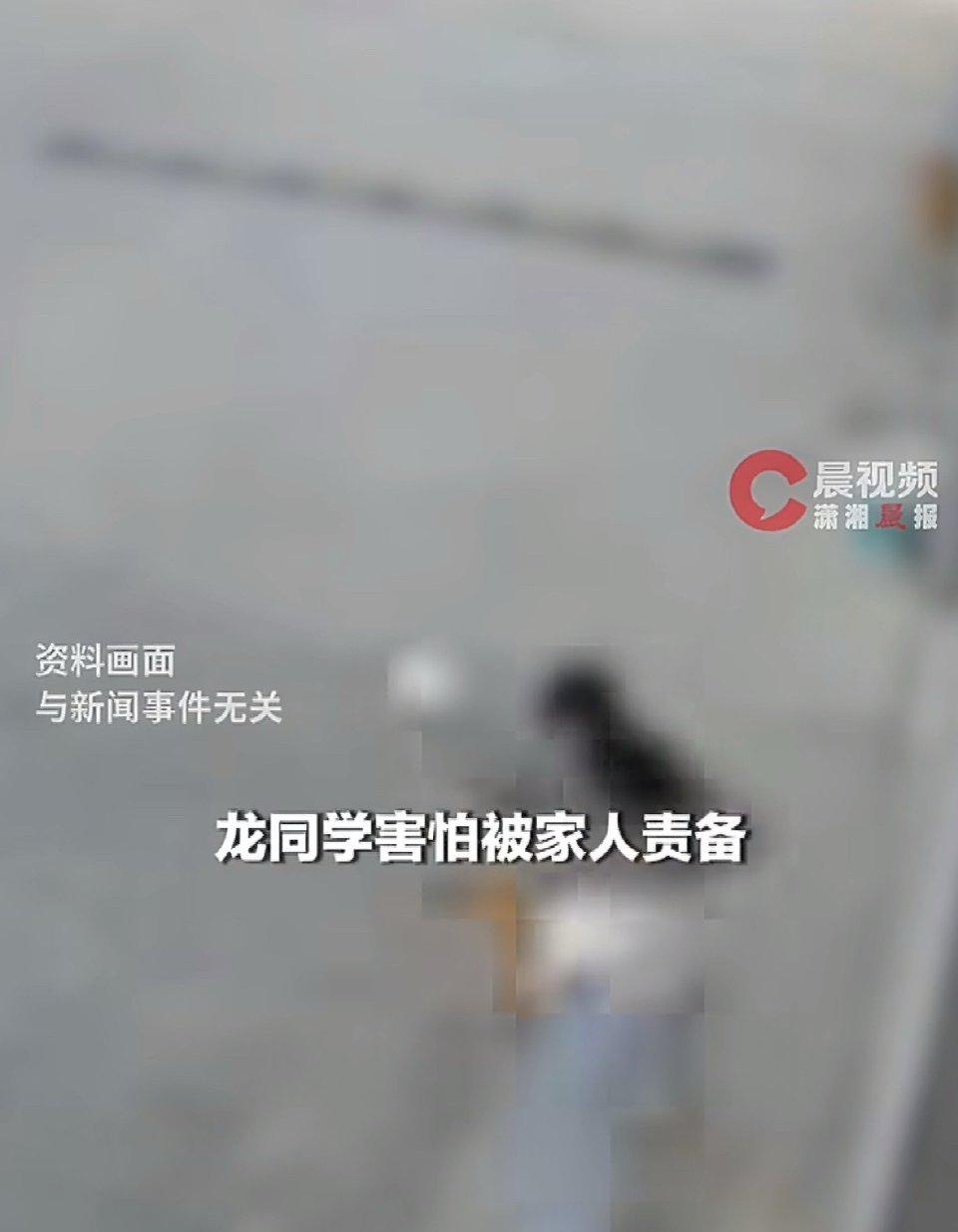 一名11岁的小女孩不幸被狗咬伤，本是可以及时补救的小意外，最终却酿成了无法挽回的