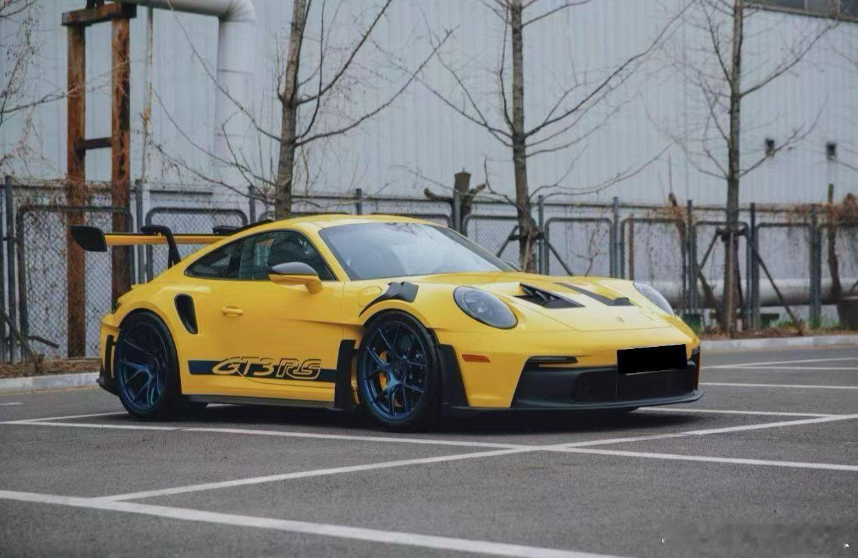 保时捷992 GT3 RS，25年11月上牌，300多公里，升级JCR排气 
