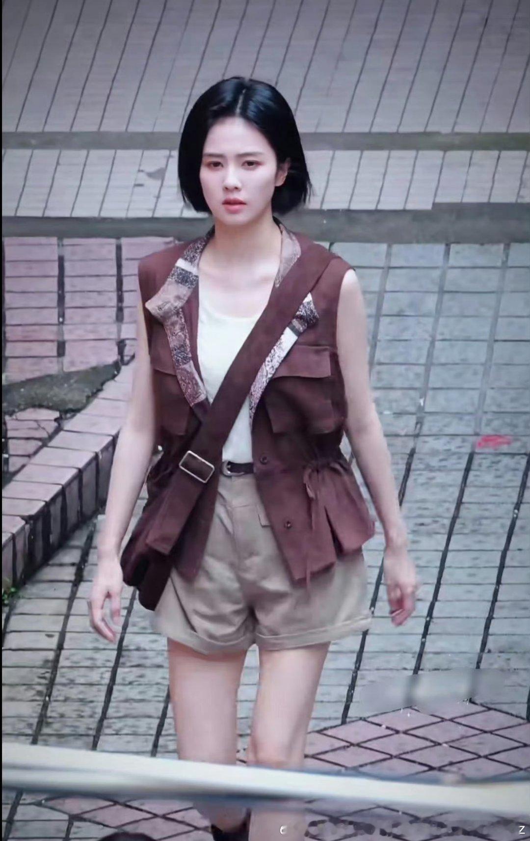像孟姐那个三线谜回土一些的尾鱼女主风格 