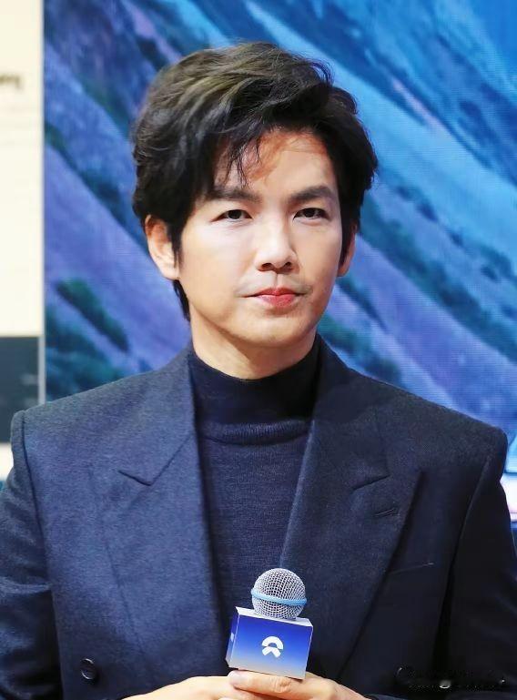 钟汉良，
实在不行你就退圈吧！
主要是我实在看不下去了，你都51岁了也该退休了！