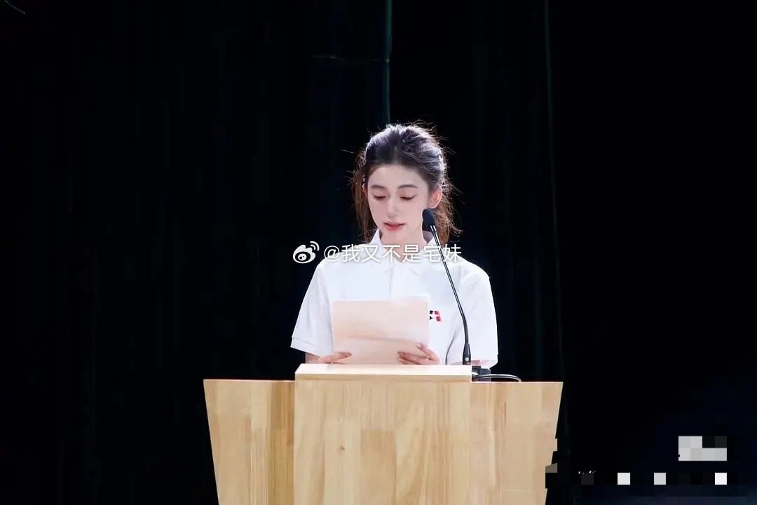 一直在等这个妹妹进圈北电的，感觉气质很小白花 